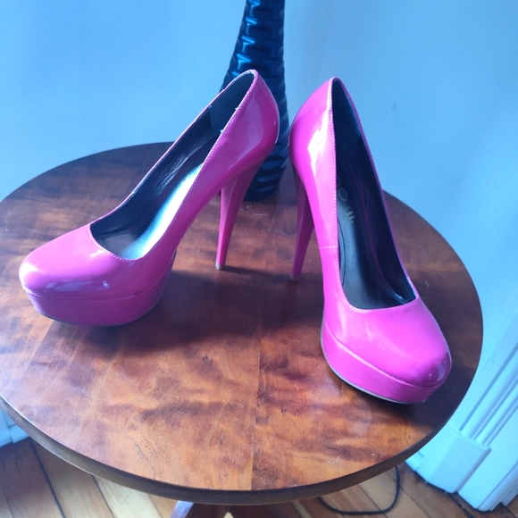 Aldo Lindall fuchsia almond toe patent leather stiletto - Picture 1 of 6